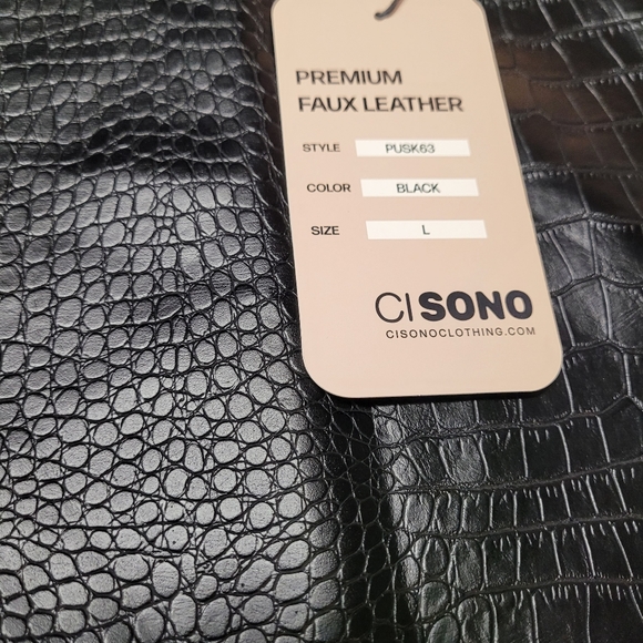 Black Faux Leather Mini Skirt Crocodile Print SZ Large - Picture 4 of 4